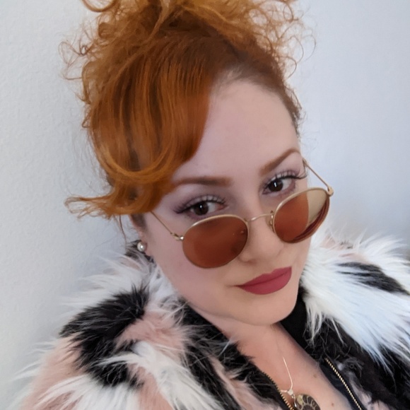 Meet your Posher, Desi - Picture 1 of 1